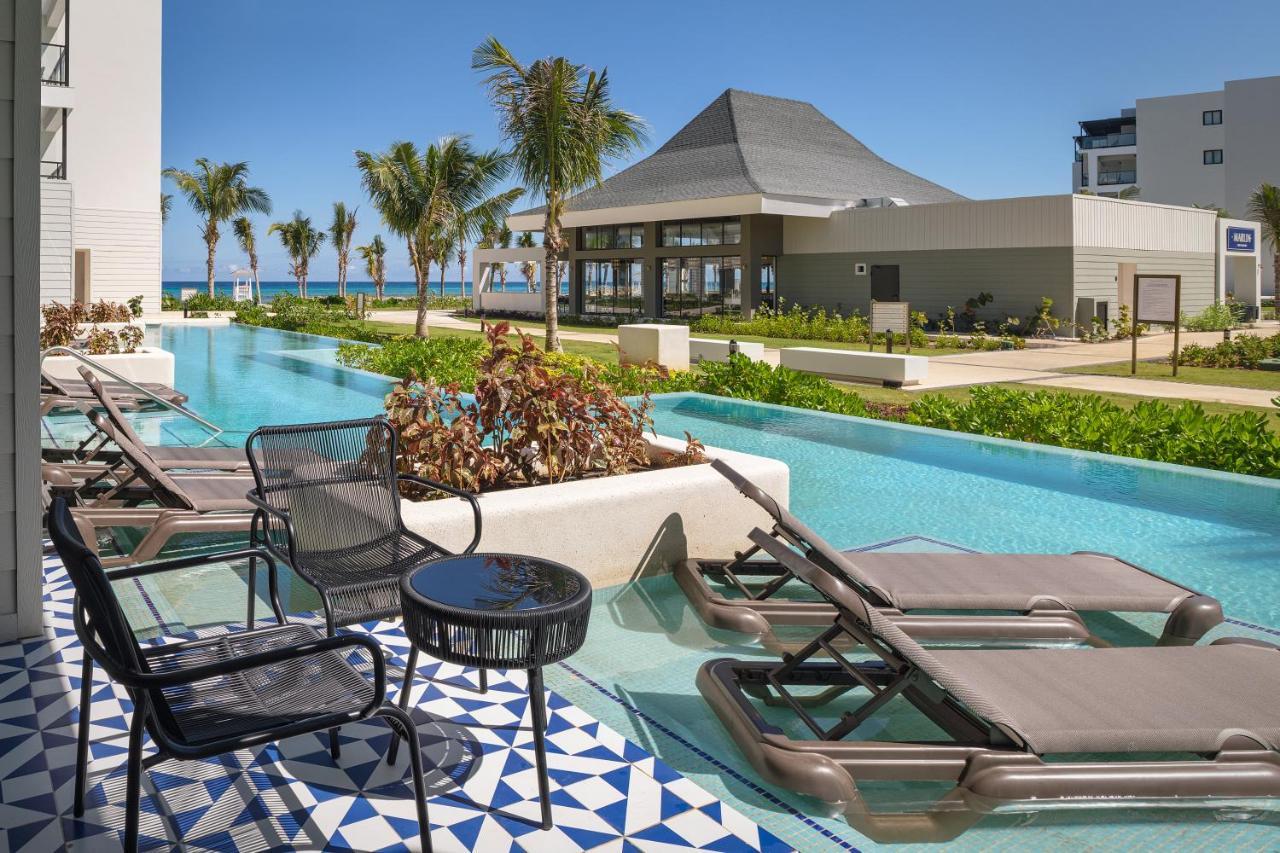 Ocean Eden Bay (Adults Only) Ξενοδοχείο Spring Rises Εξωτερικό φωτογραφία The pool at the Hard Rock Hotel in Cancun
