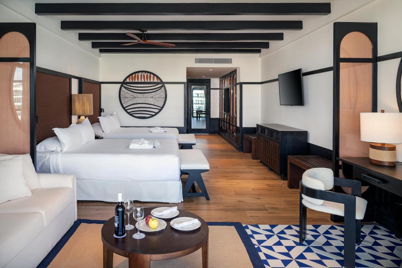Ocean Eden Bay (Adults Only) Ξενοδοχείο Spring Rises Εξωτερικό φωτογραφία A room at the hotel