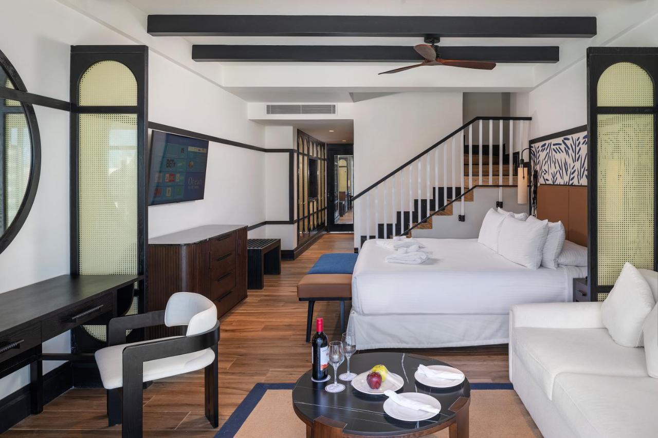 Ocean Eden Bay (Adults Only) Ξενοδοχείο Spring Rises Εξωτερικό φωτογραφία A suite at the hotel