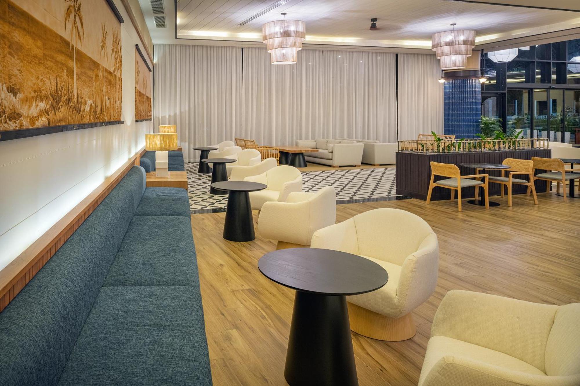 Ocean Eden Bay (Adults Only) Ξενοδοχείο Spring Rises Εξωτερικό φωτογραφία The lounge at the airport