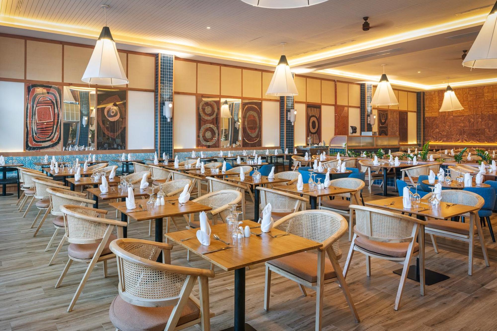 Ocean Eden Bay (Adults Only) Ξενοδοχείο Spring Rises Εξωτερικό φωτογραφία The interior of the restaurant