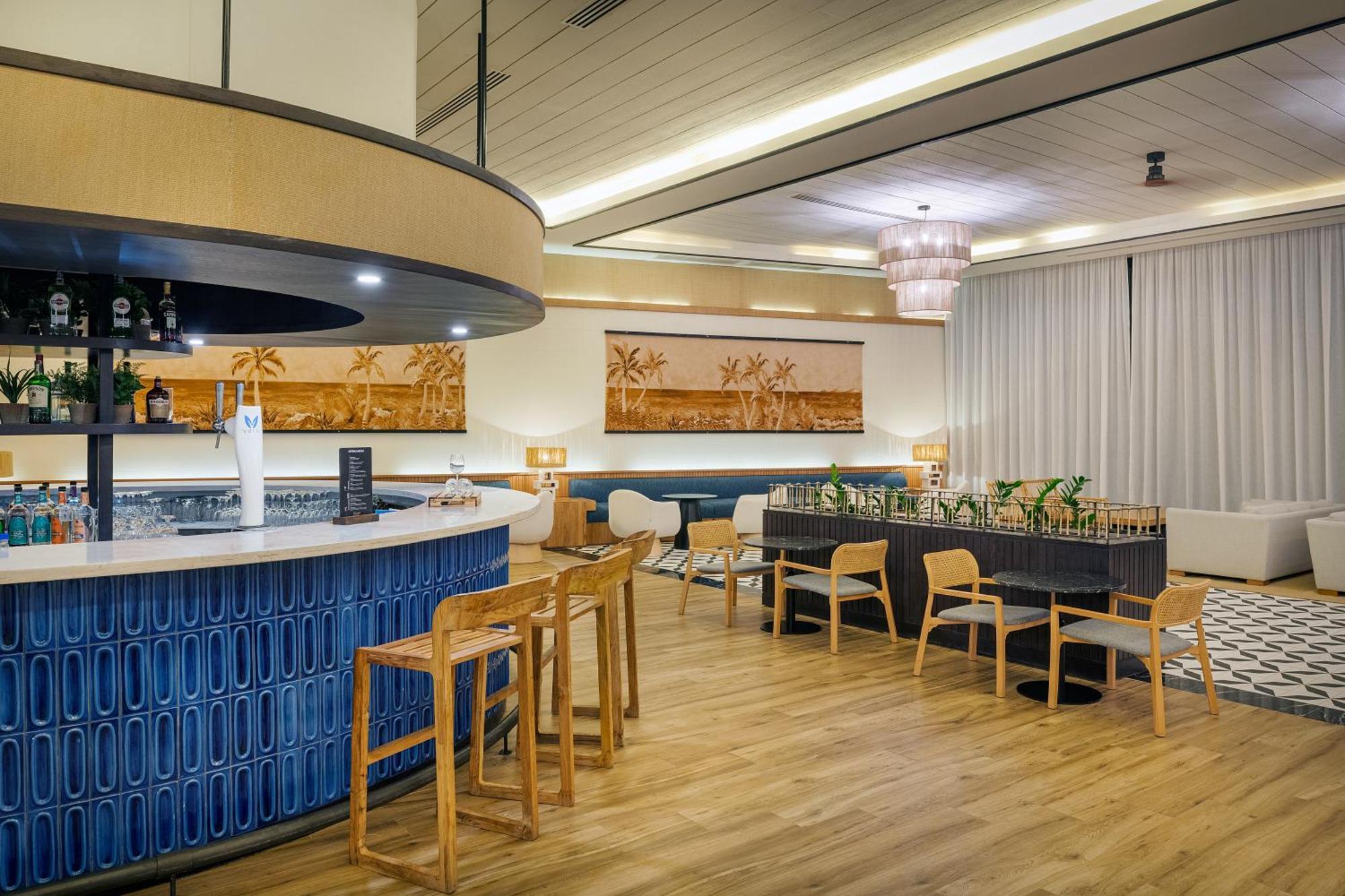 Ocean Eden Bay (Adults Only) Ξενοδοχείο Spring Rises Εξωτερικό φωτογραφία The lounge at the airport